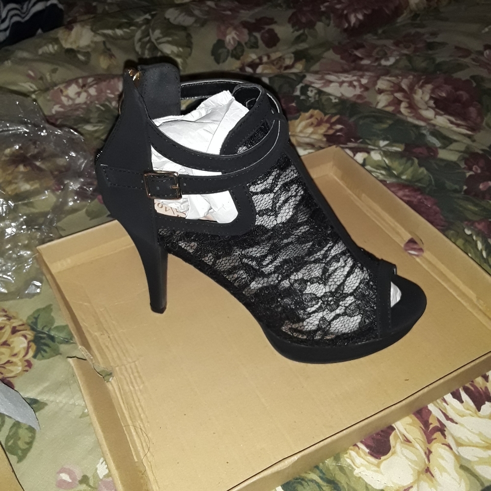 New in box heels